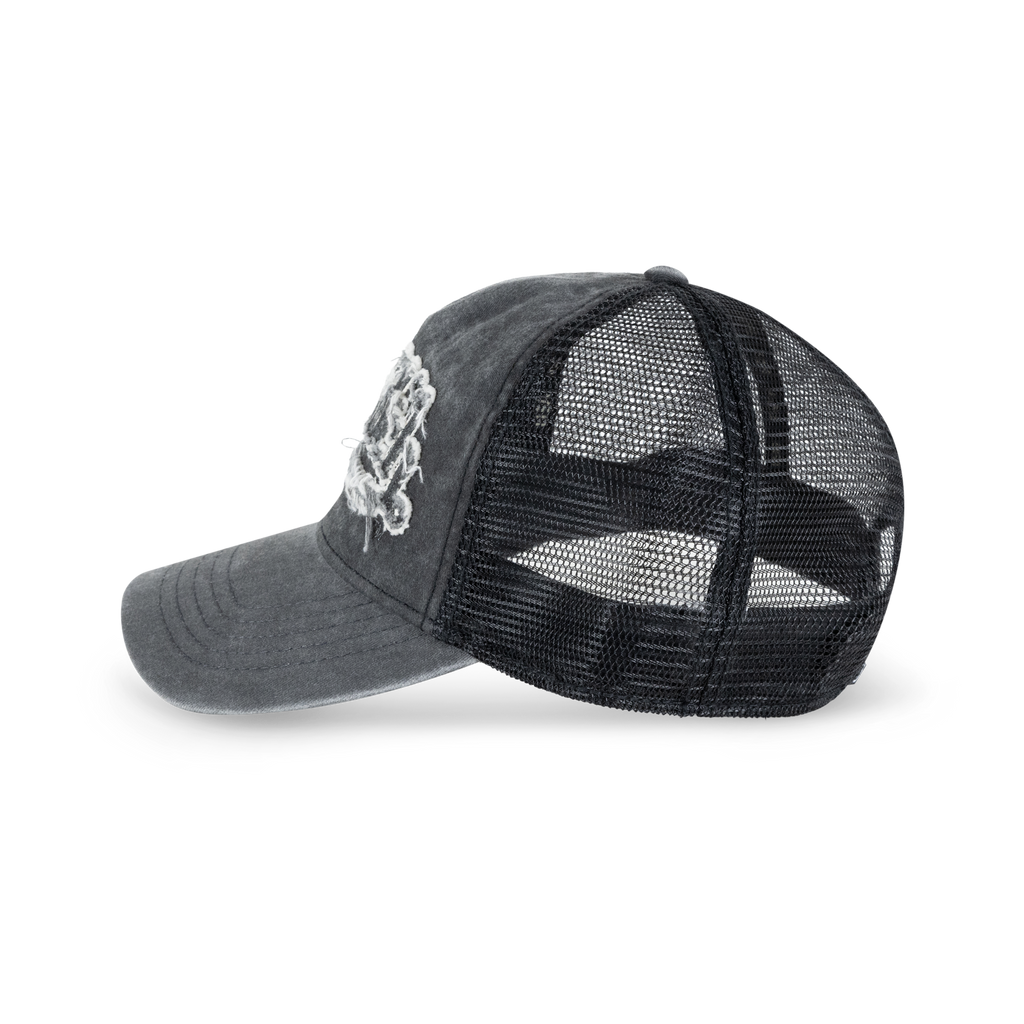 Von Dutch Classic Trucker 51 - Black/White, angle view