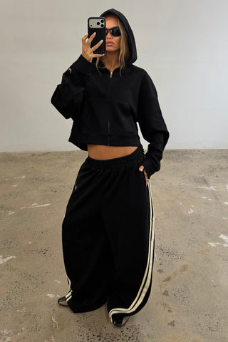 LADIES JUMPERS & SWEATERS