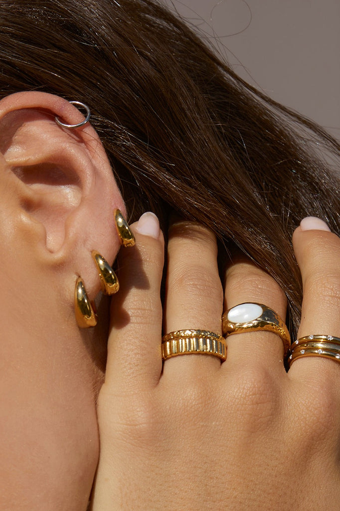 Arms of Eve Max Gold Earrings Mini - Gold Plated