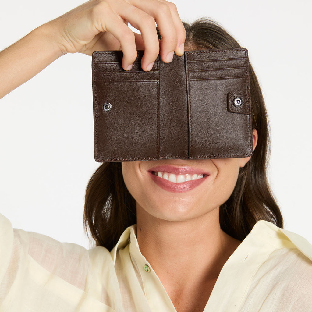Easy Does It Wallet Cocoa Nappa lifestyle 2
