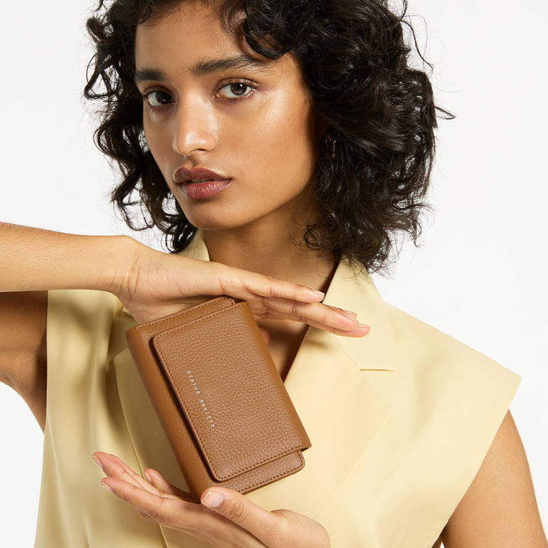 Visions Wallet Camel lifestyle