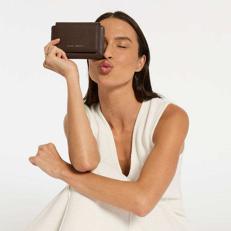 Visions Wallet Cocoa lifestyle