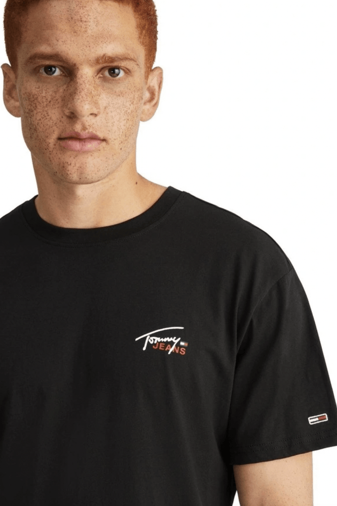 TOMMY JEANS MENS T-SHIRTS TOMMY JEANS TJM CLASSIC SMALL FLAG TEE - BLACK