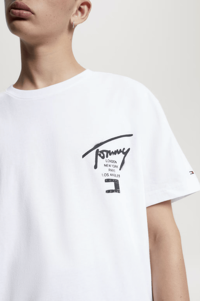 TOMMY JEANS MENS T-SHIRTS TOMMY JEANS TJM CLASSIC SPRAY SIGNATURE TEE - WHITE