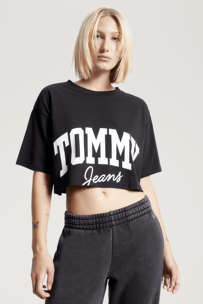 TOMMY JEANS TOPS TOMMY JEANS TJW OVER CROP NEW VARSITY - BLACK