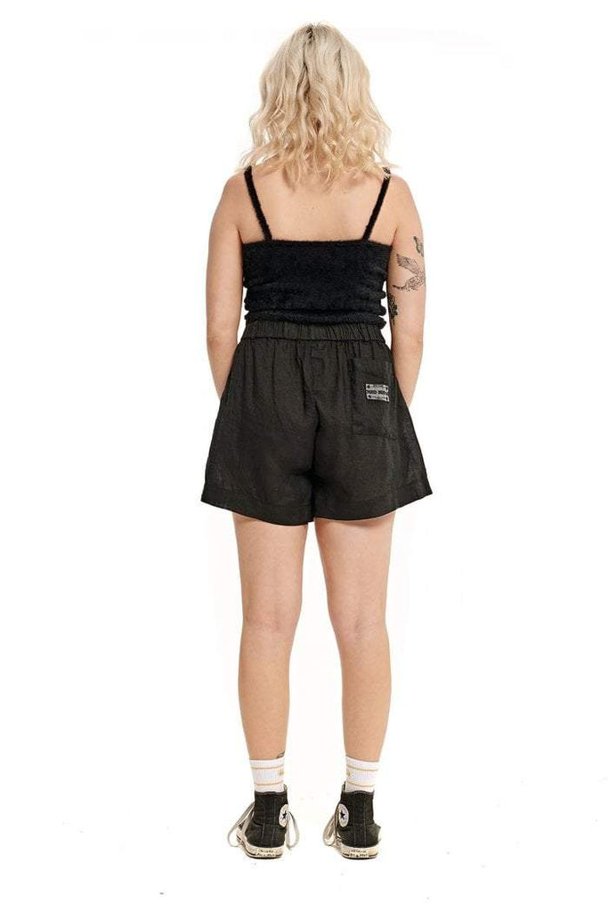 MISFIT APPAREL LADIES PANTS MISFIT MOTION READS LINEN SHORT - BLACK