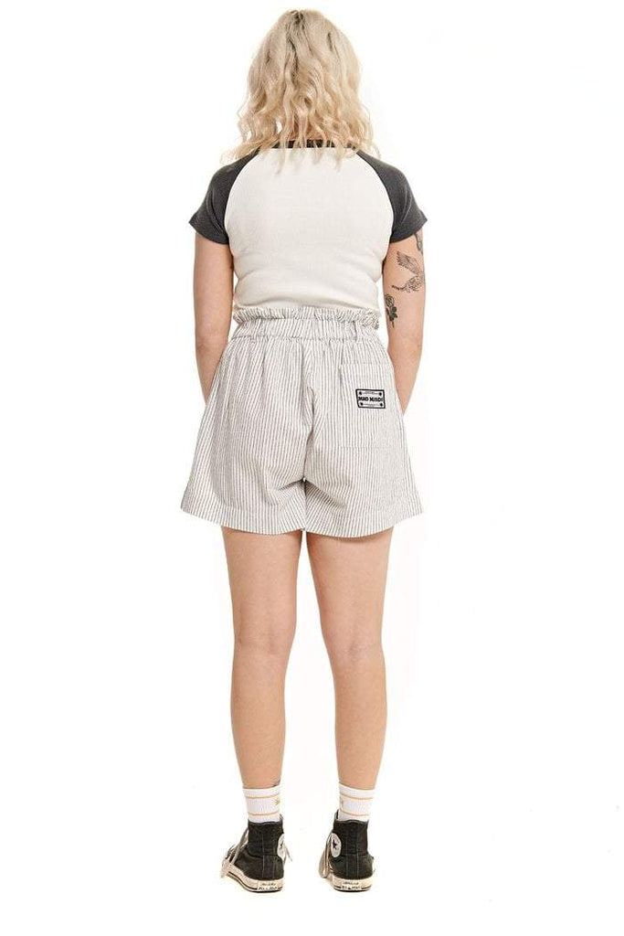 MISFIT APPAREL LADIES SHORTS MISFIT MOTION READS LINEN SHORT - STRIPE
