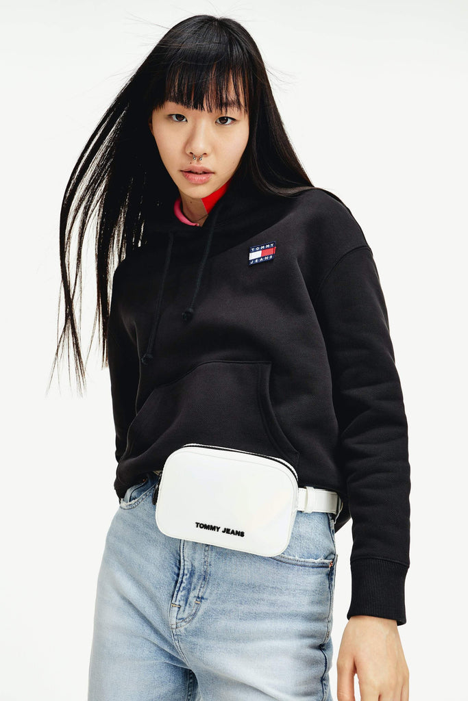 TOMMY JEANS HOODIES TOMMY JEANS BADGE HOODIE - BLACK