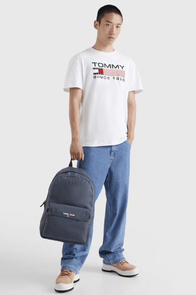 TOMMY JEANS MENS T-SHIRTS TOMMY JEANS CLASSIC ATHLETIC TWIST LOGO TEE - WHITE