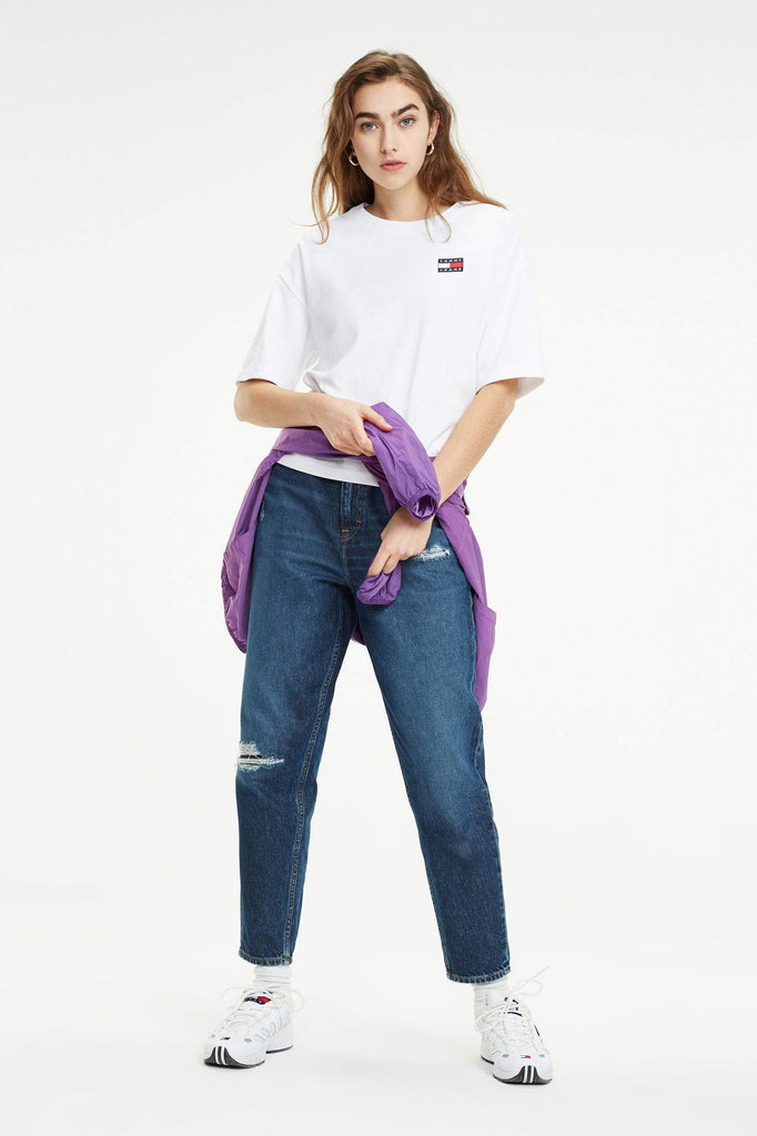 TOMMY JEANS TOPS TOMMY JEANS BADGE TEE - WHITE