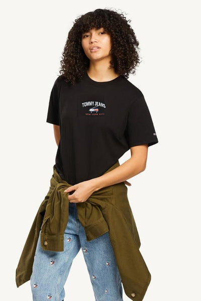 TOMMY JEANS TOPS TOMMY JEANS BOXY CROP TIMELESS SCRIPT TEE - BLACK