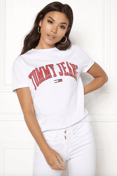 TOMMY JEANS TOPS TOMMY JEANS COLLEGIATE LOGO TEE - WHITE/RED